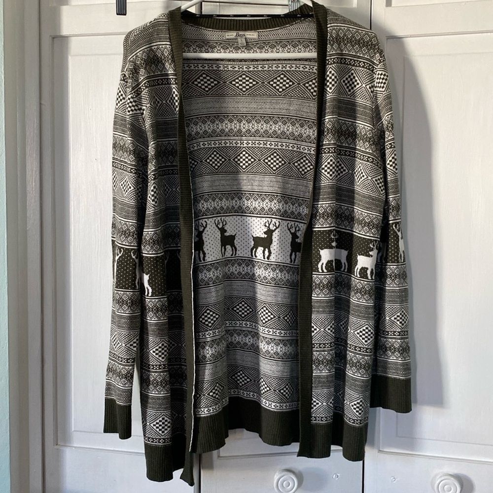 Bass reindeer long line cardigan!  Christmas sweater.  Size large